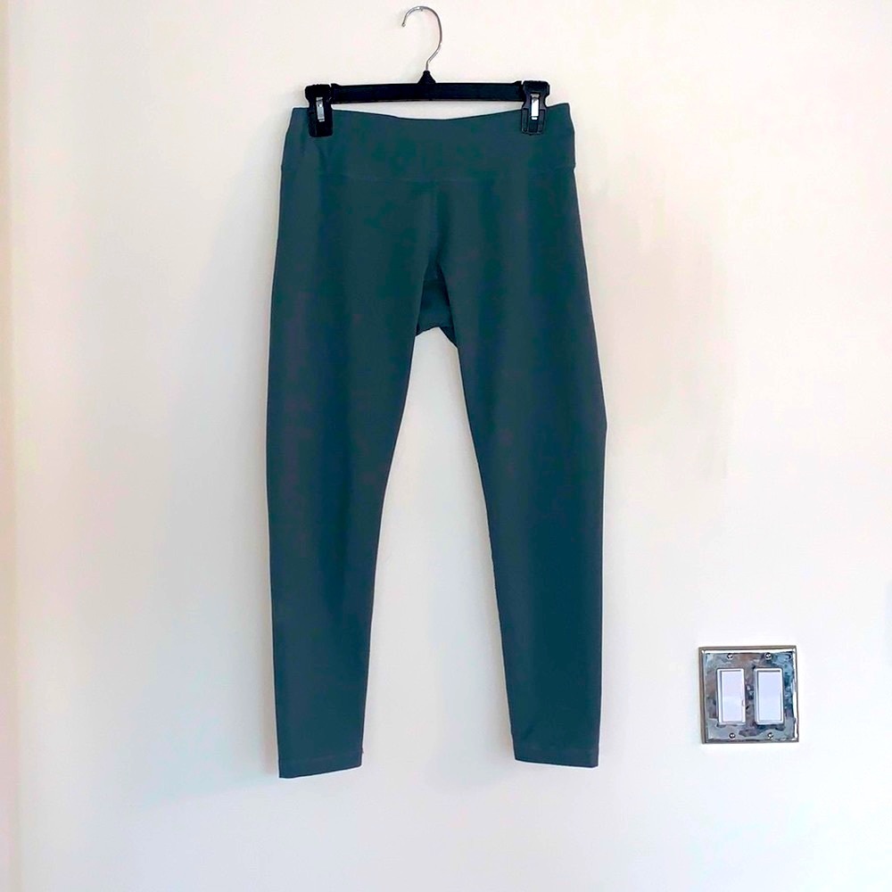 Womens Zella Green 3/4 Length Legging- size S